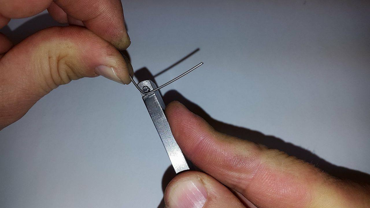 Piegafilo per realizzare i gancetti con filo 1.5 - 1,6 mm